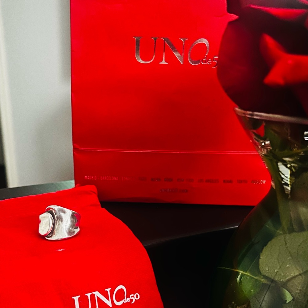 Uno de50 wrap ring size 6
